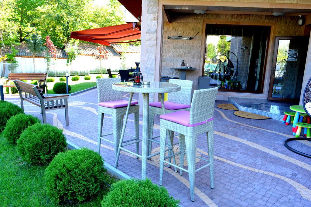 Victoriya'S House Hotel Hisarya Bagian luar foto